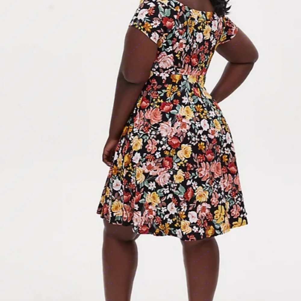 NWT TORRID Black Floral Twisted Off-Shoulder Dress